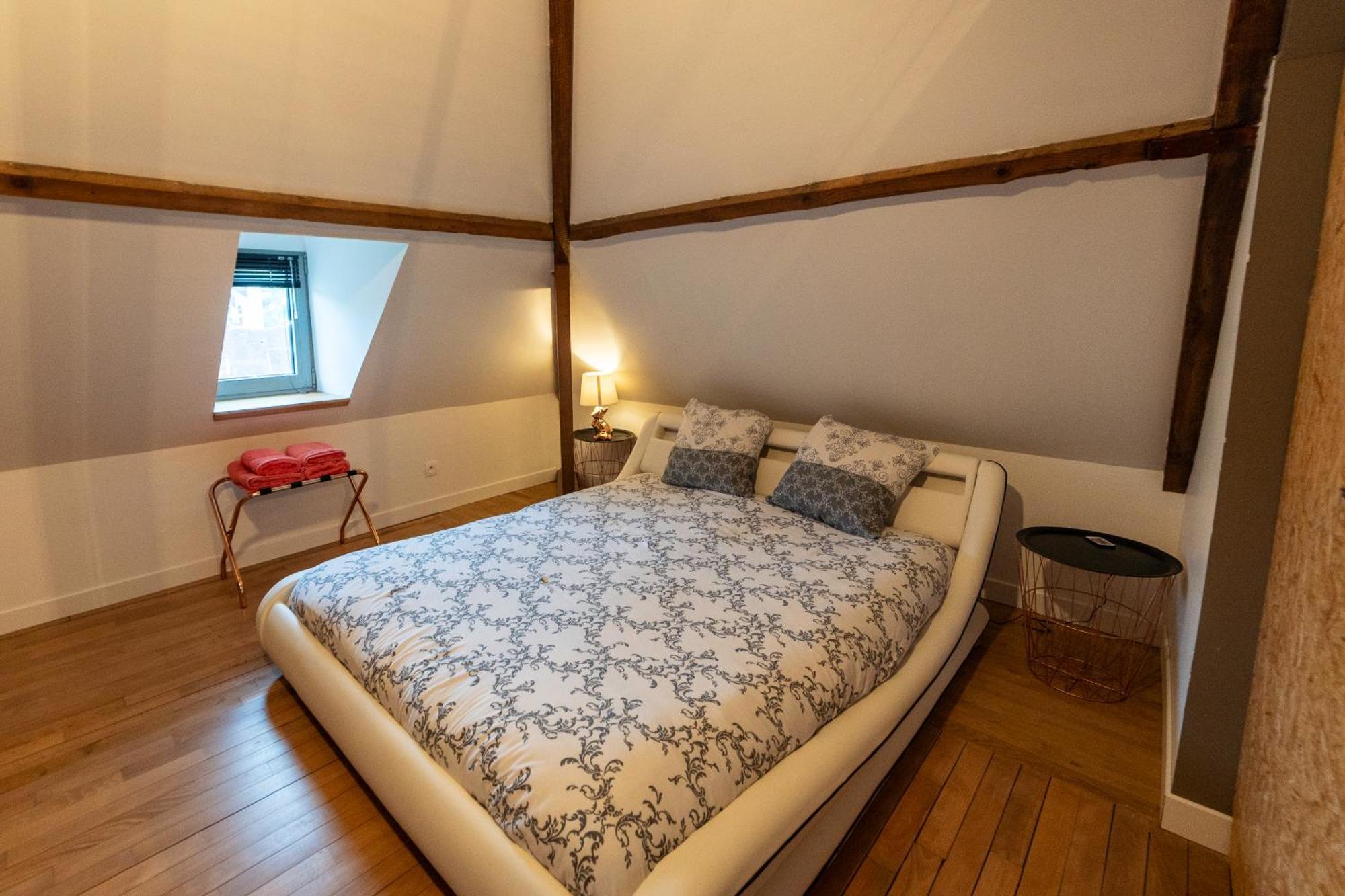 Les Etoiles Bed & Breakfast Tonnerre Luaran gambar